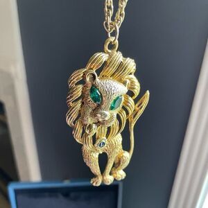 Vintage Gold Tone Lion Pendant Emerald eyes Necklace